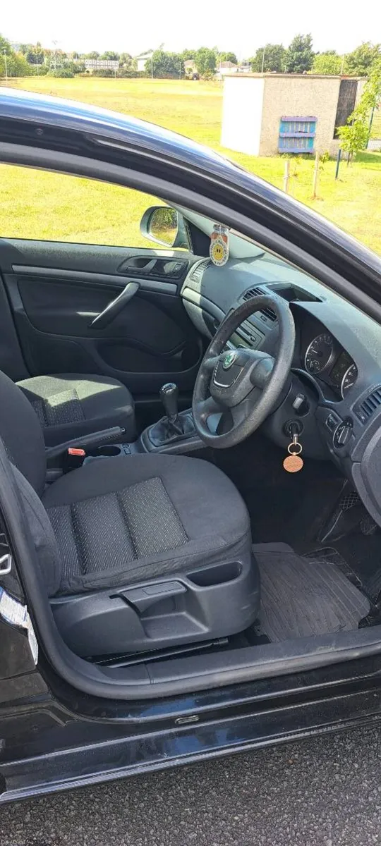 Car - Image 5