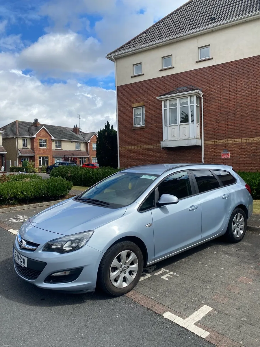 Opel Astra estate - Image 1