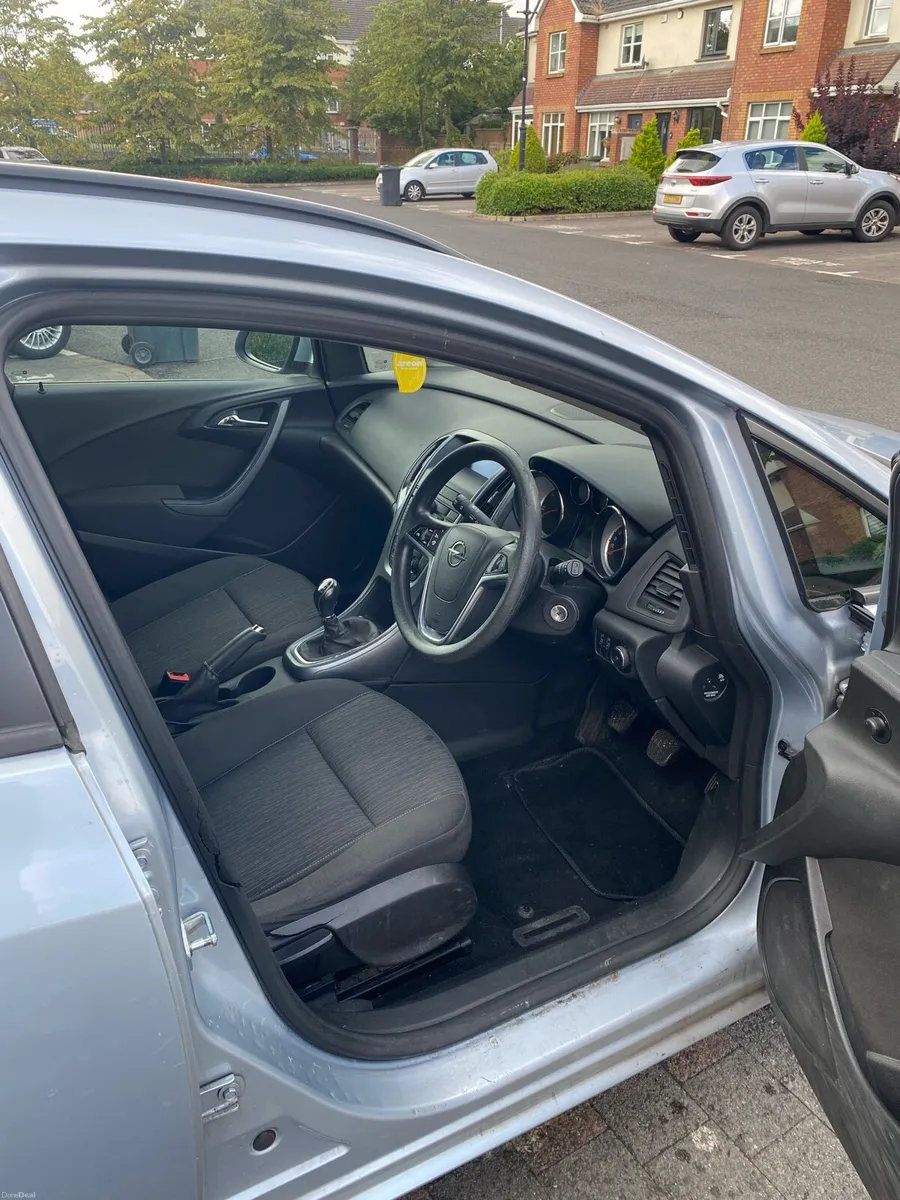 Opel Astra estate - Image 6