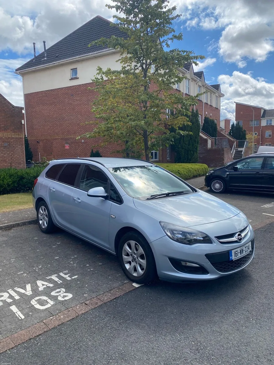 Opel Astra estate - Image 2