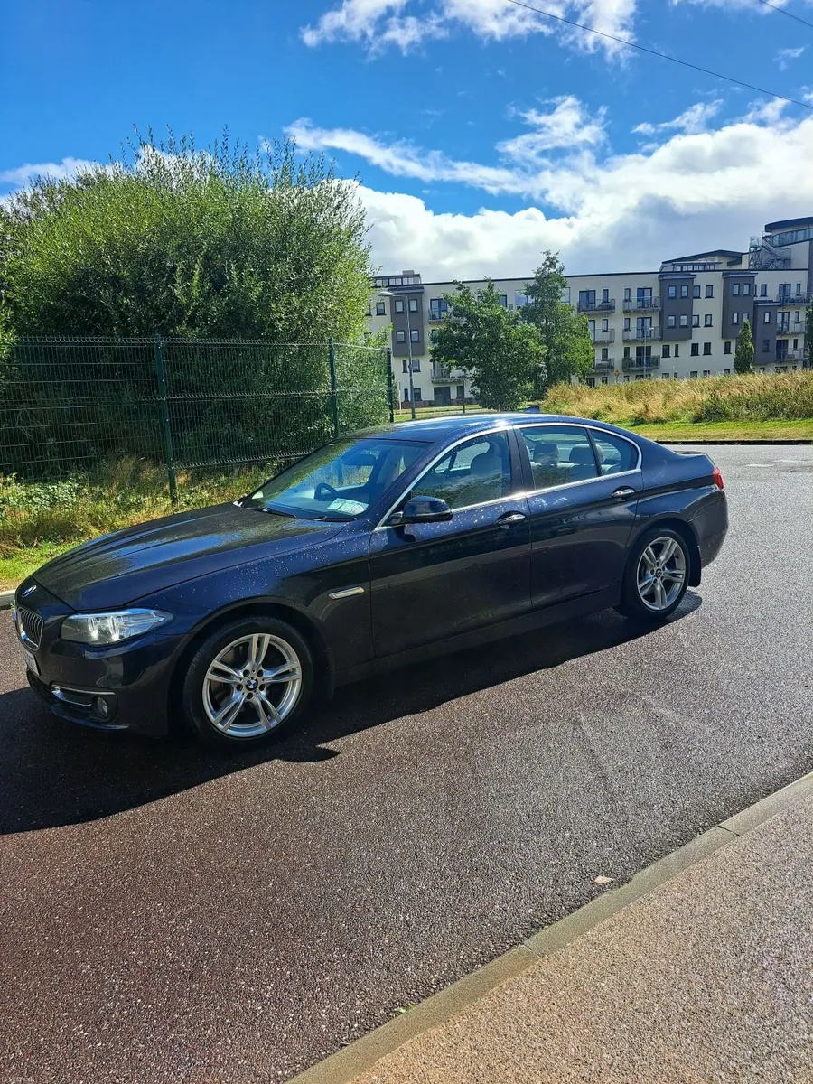 2015 BMW 520d Luxury saloon - Image 2