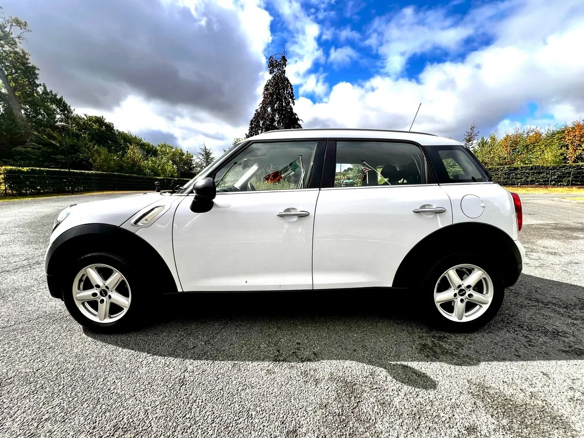 131 BMW Mini Countryman 4 Door Like New FSH - Image 4