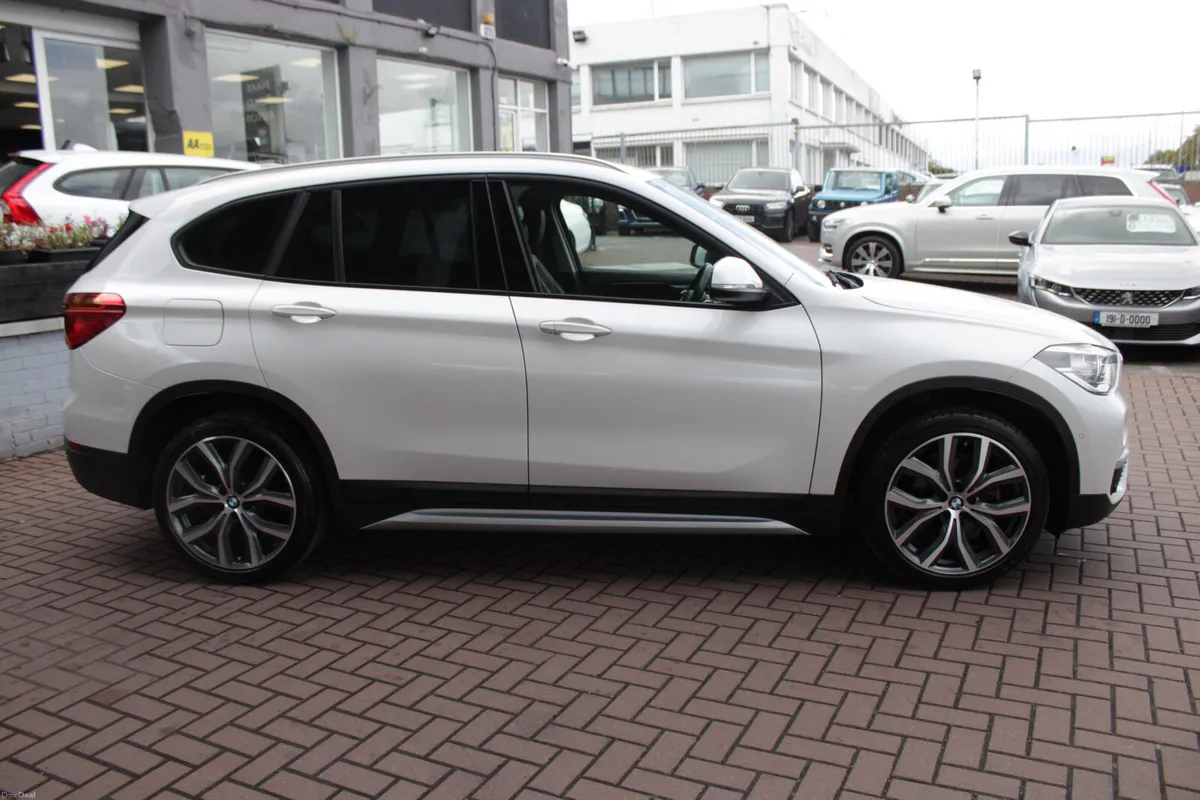 2.0D X-DRIVE X-LINE EDITION 5DR AUTOMATIC // 1 OWN - Image 3