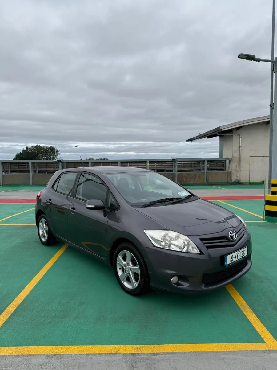 2010 Toyota Auris 1.3 Petrol - PERFECT STARTER - Image 1