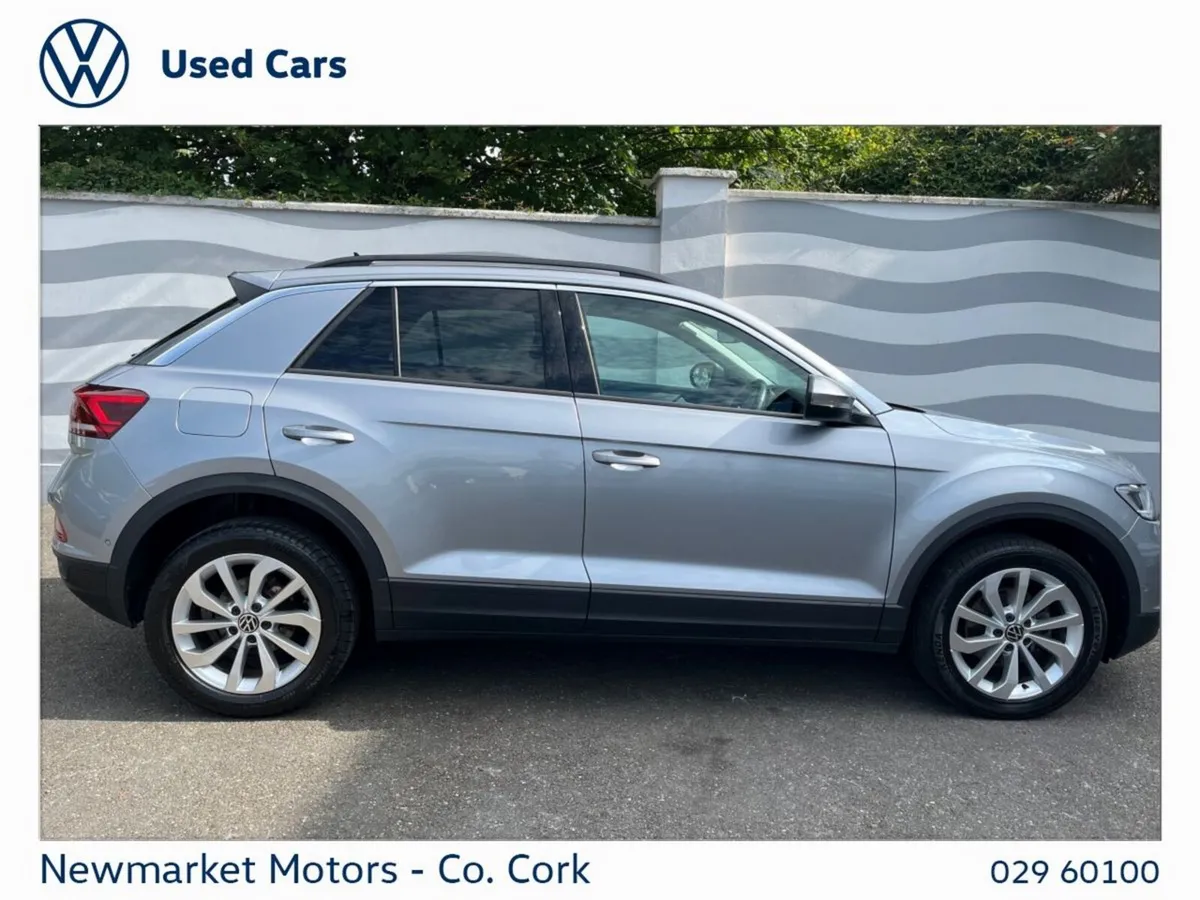 Volkswagen T-Roc LIFE 2.0 TDI 116BHP 6 SPEED - Image 3