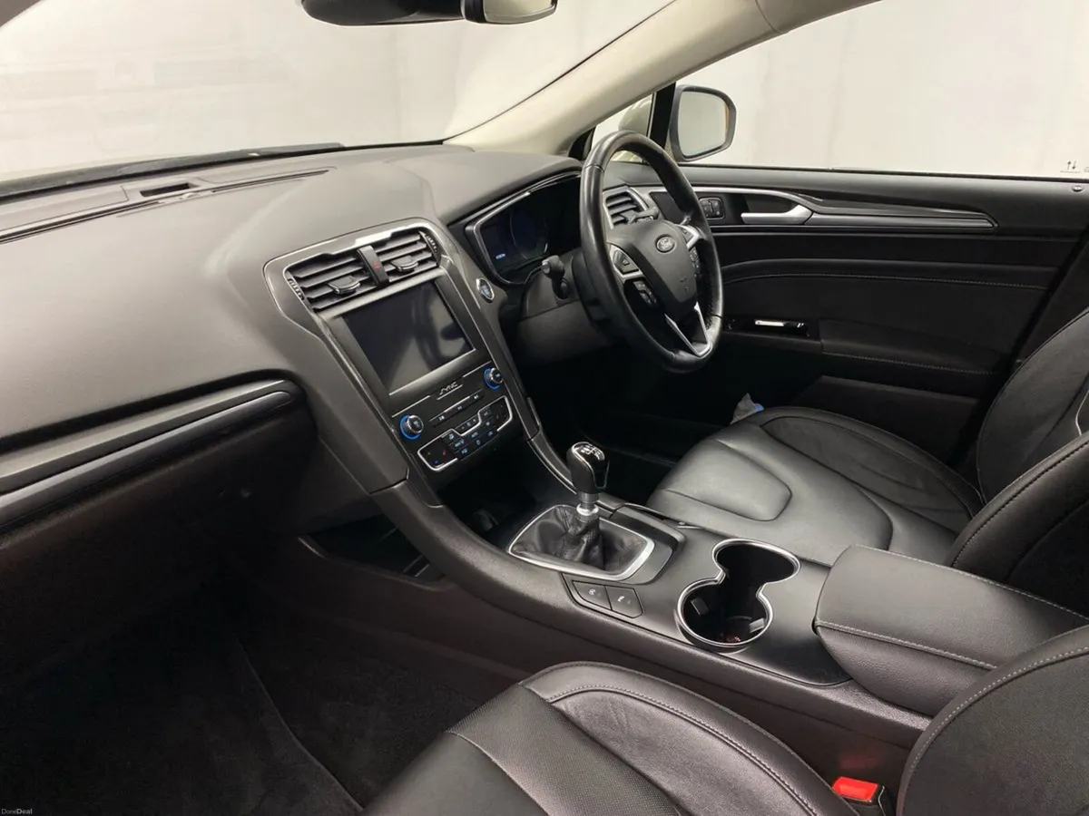 Ford Mondeo 2.0L EcoBlue 150PS Titanium - Image 2