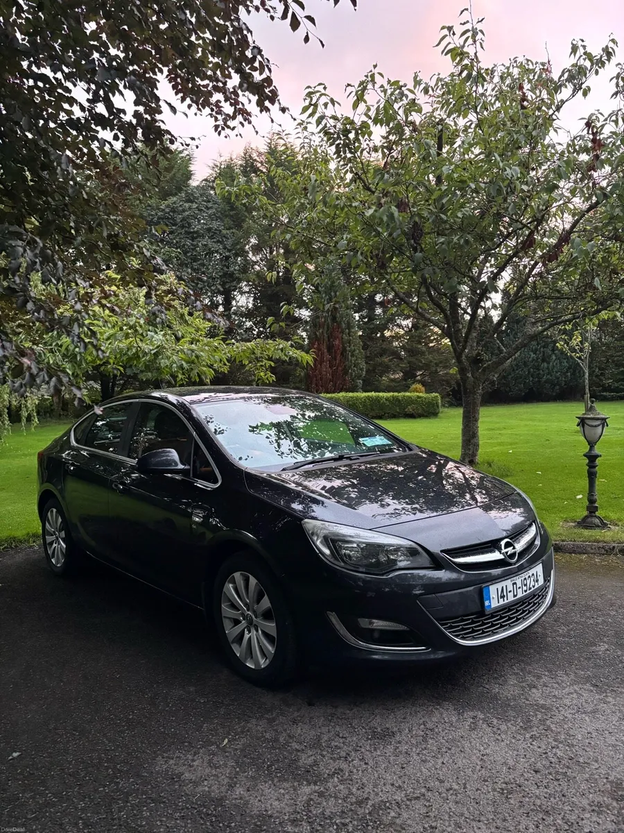 Opel Astra 1.7l CDTI 2014 - Image 1