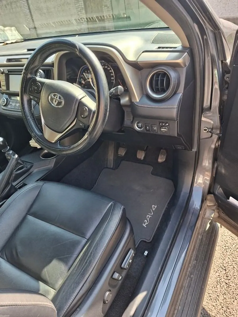 2015 Toyota Rav4 - Image 3