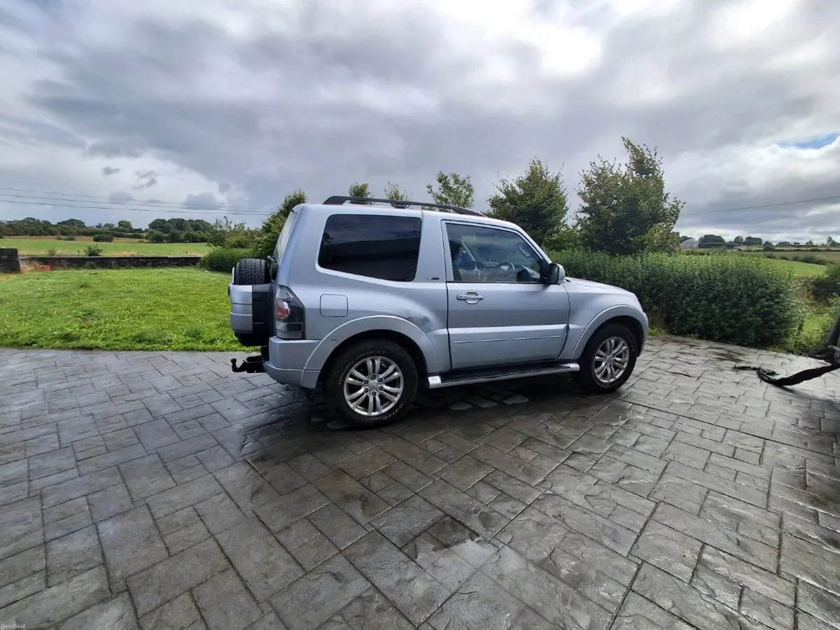 Mitsubishi  Pajero - Image 5
