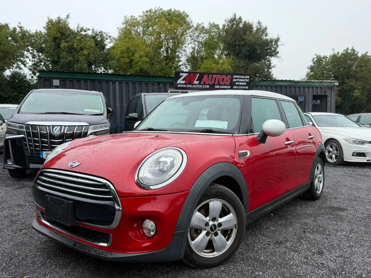 17 Mini Cooper 1.5 - Image 1