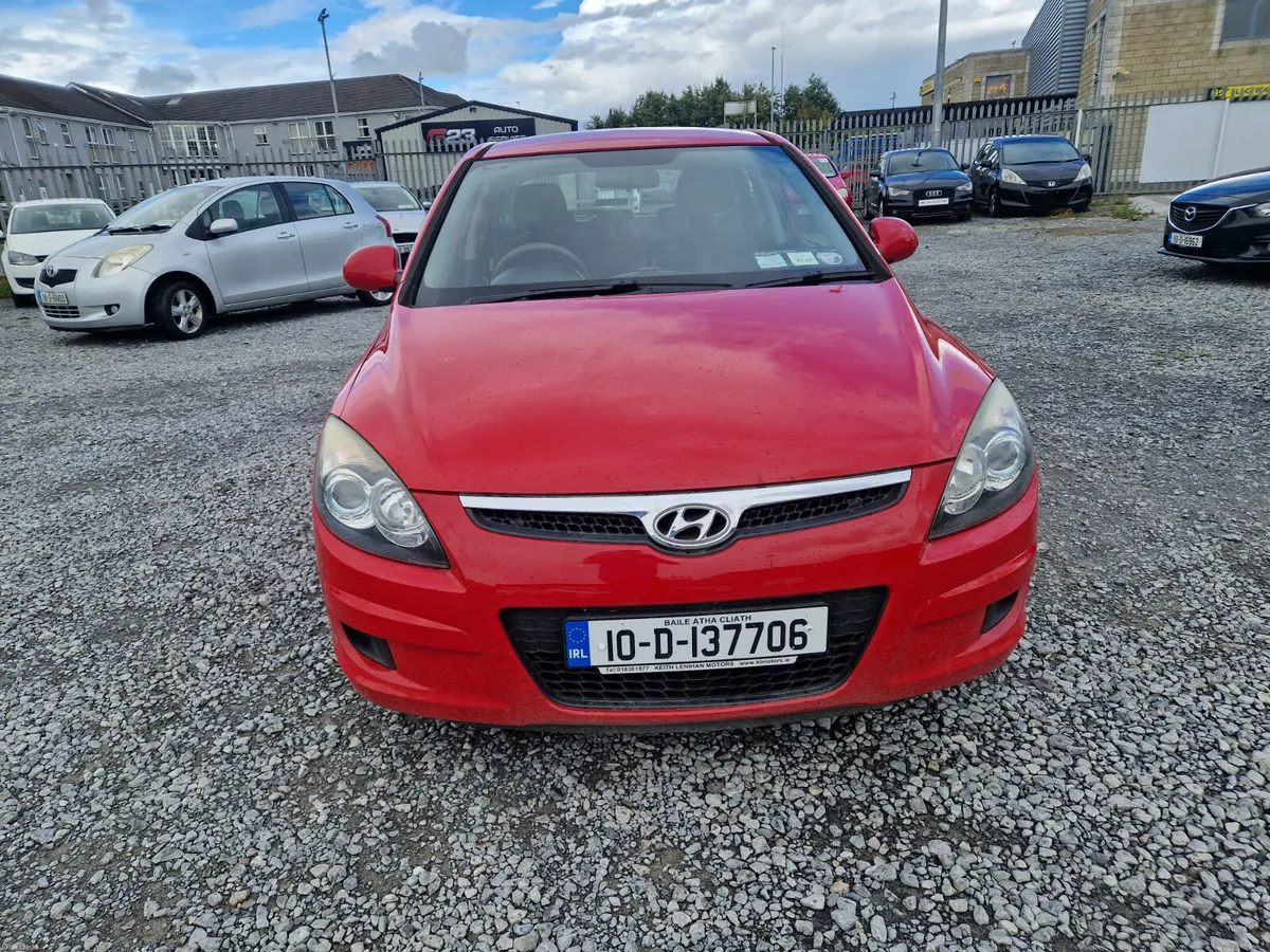 Hyundai i30 2010 - Image 2