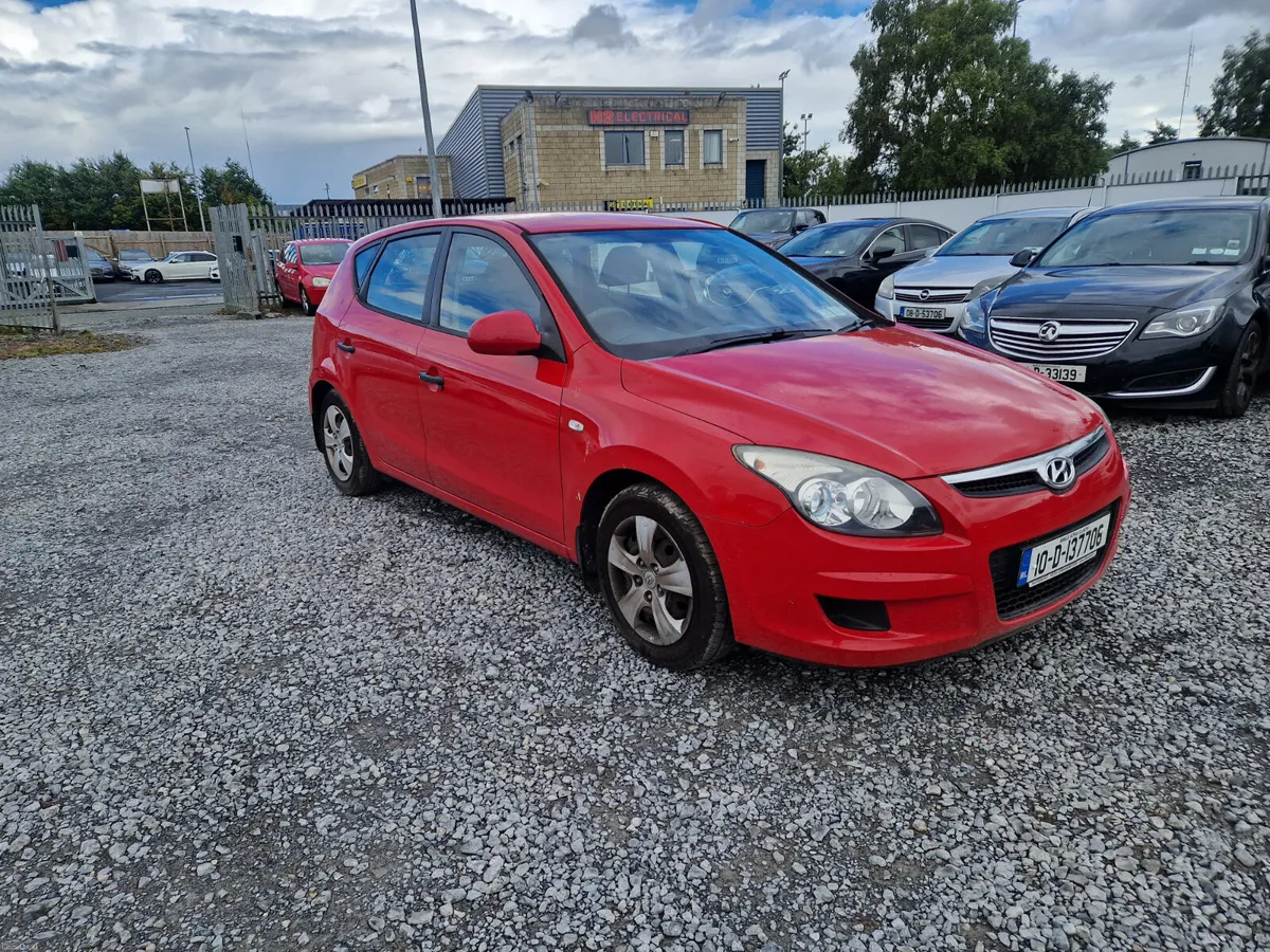 Hyundai i30 2010 - Image 1