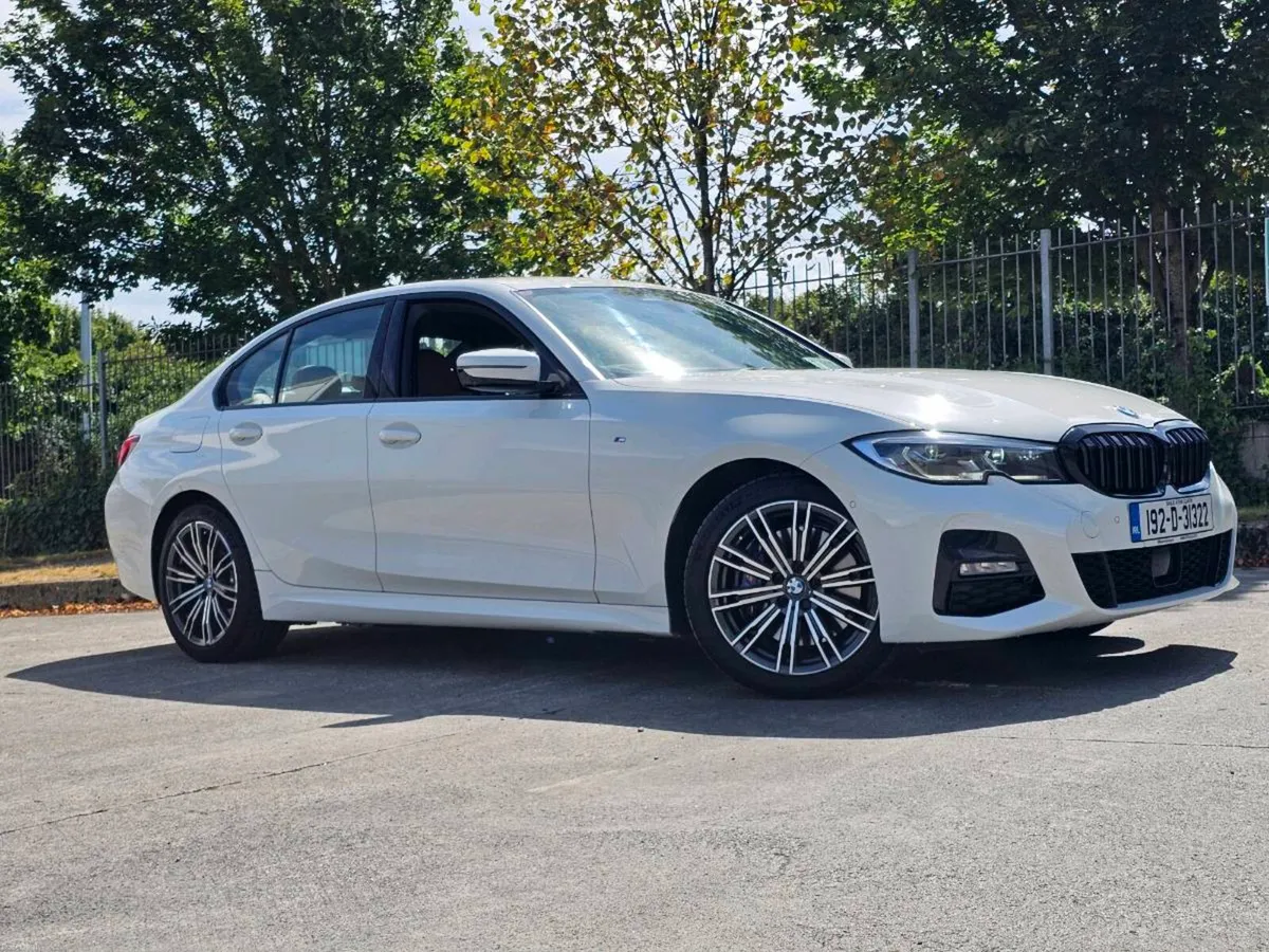 BMW G20 330e - Image 2