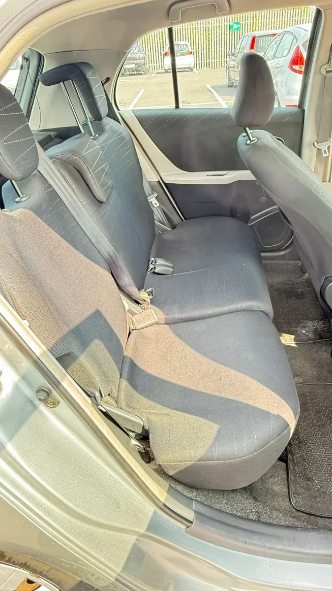 Toyota Yaris 2006 - Image 5