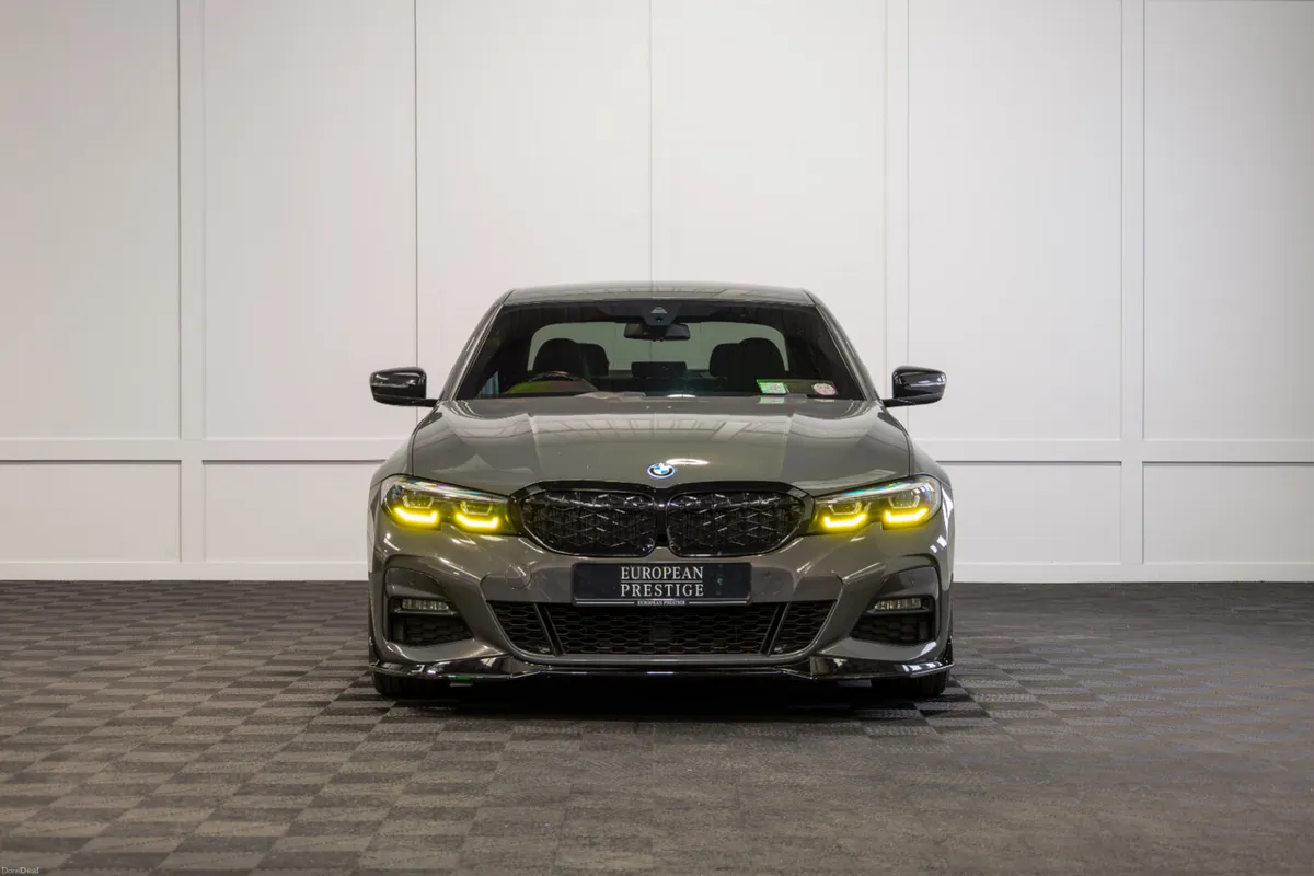 212 BMW 3-Series 330e M-Sport Pro - Image 2