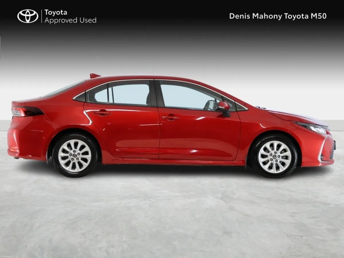 Toyota Corolla Luna Hybrid Saloon - Image 3