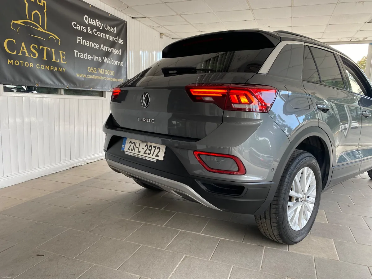 231 VW T-ROC LIFE PETROL 6 SPEED 45,000KM - Image 4