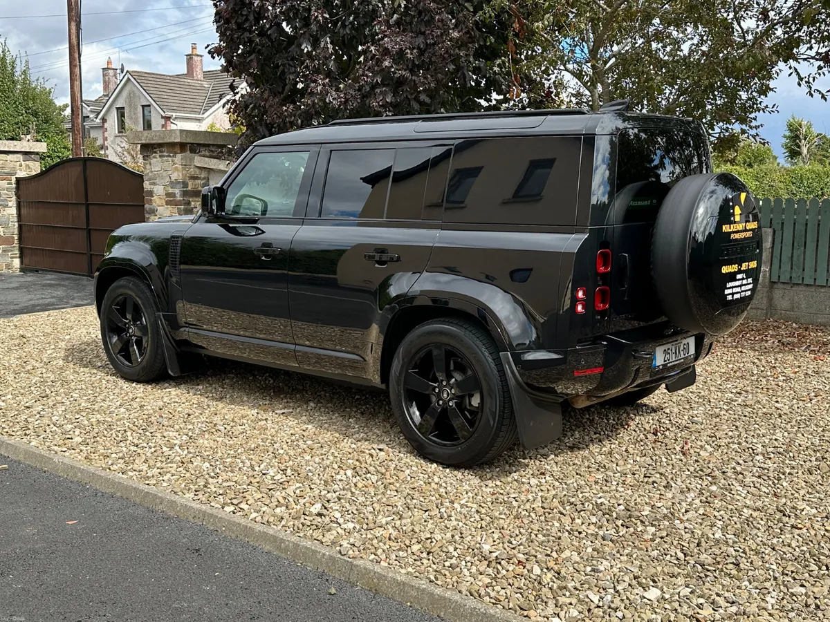 Land Rover Defender 110 X-Dyn SE D300 - Image 3