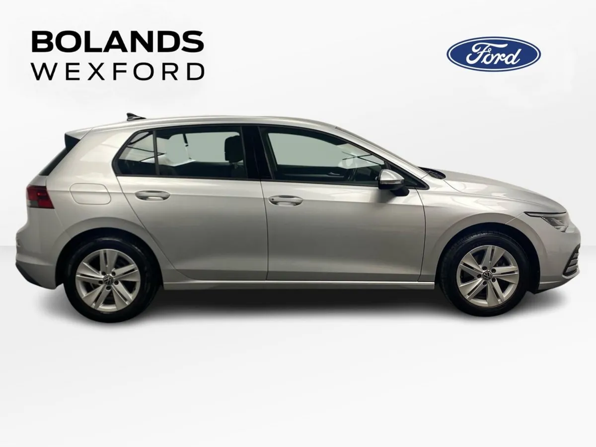 Volkswagen Golf 1.0 TSI 110HP Life - Image 4