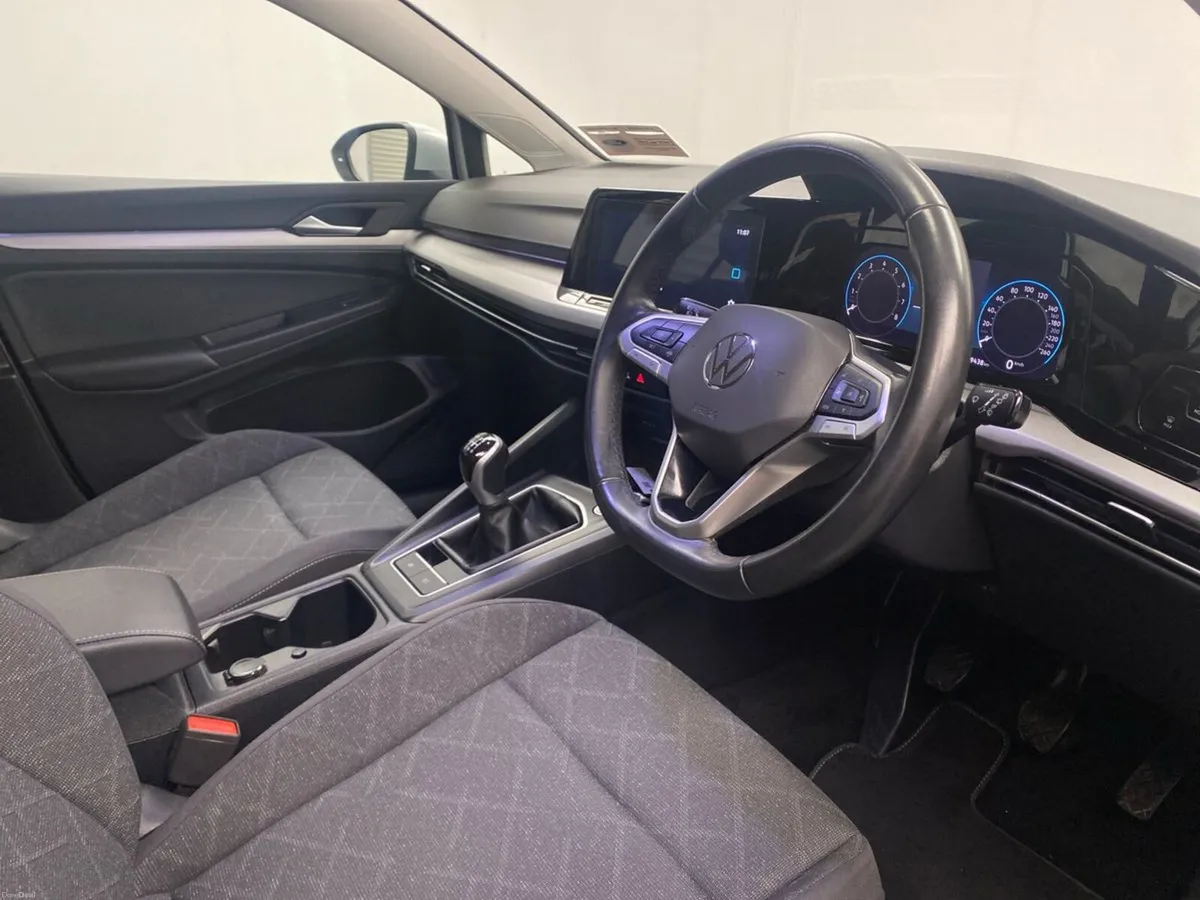 Volkswagen Golf 1.0 TSI 110HP Life - Image 6