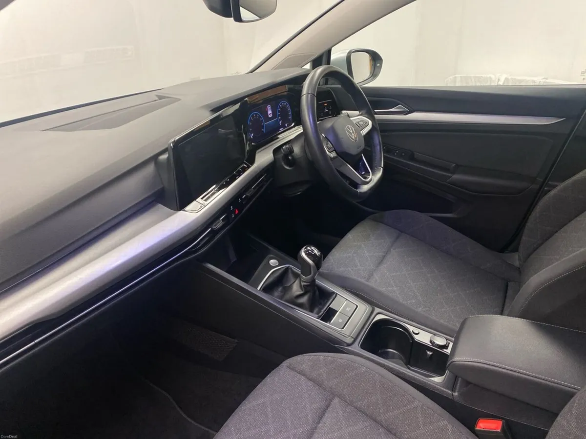 Volkswagen Golf 1.0 TSI 110HP Life - Image 2