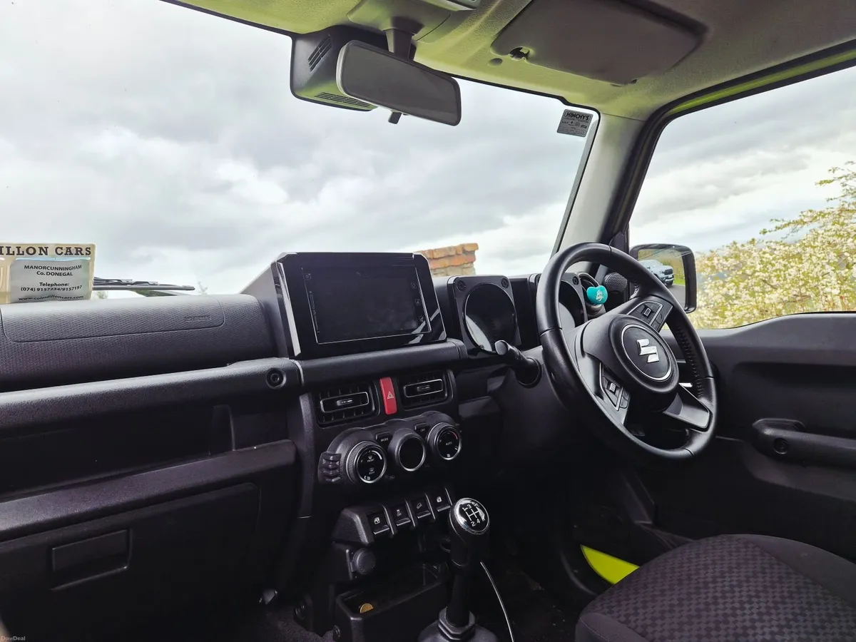 Suzuki Jimny SZ5 ALLGRIP 4X4 - Image 4