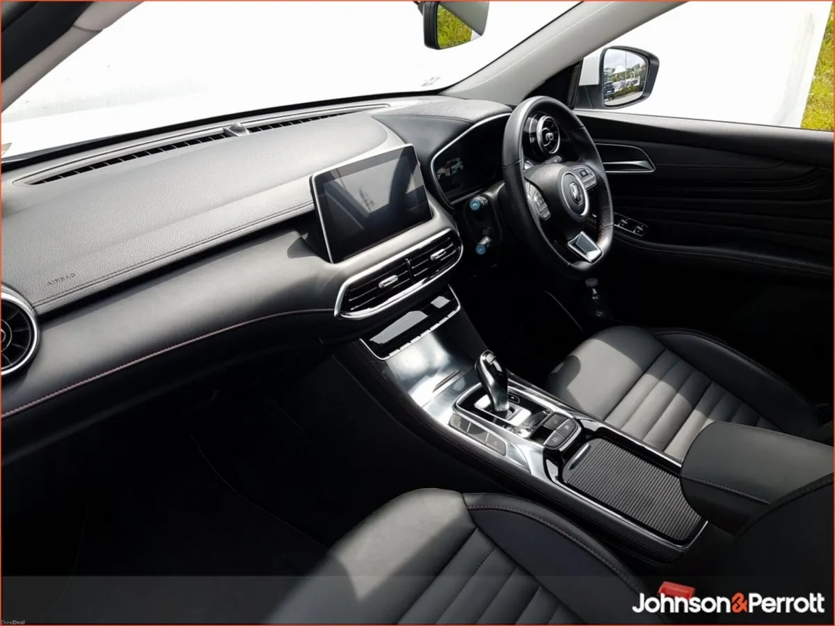 MG HS TOP SPEC WITH SUNROOF - Image 3