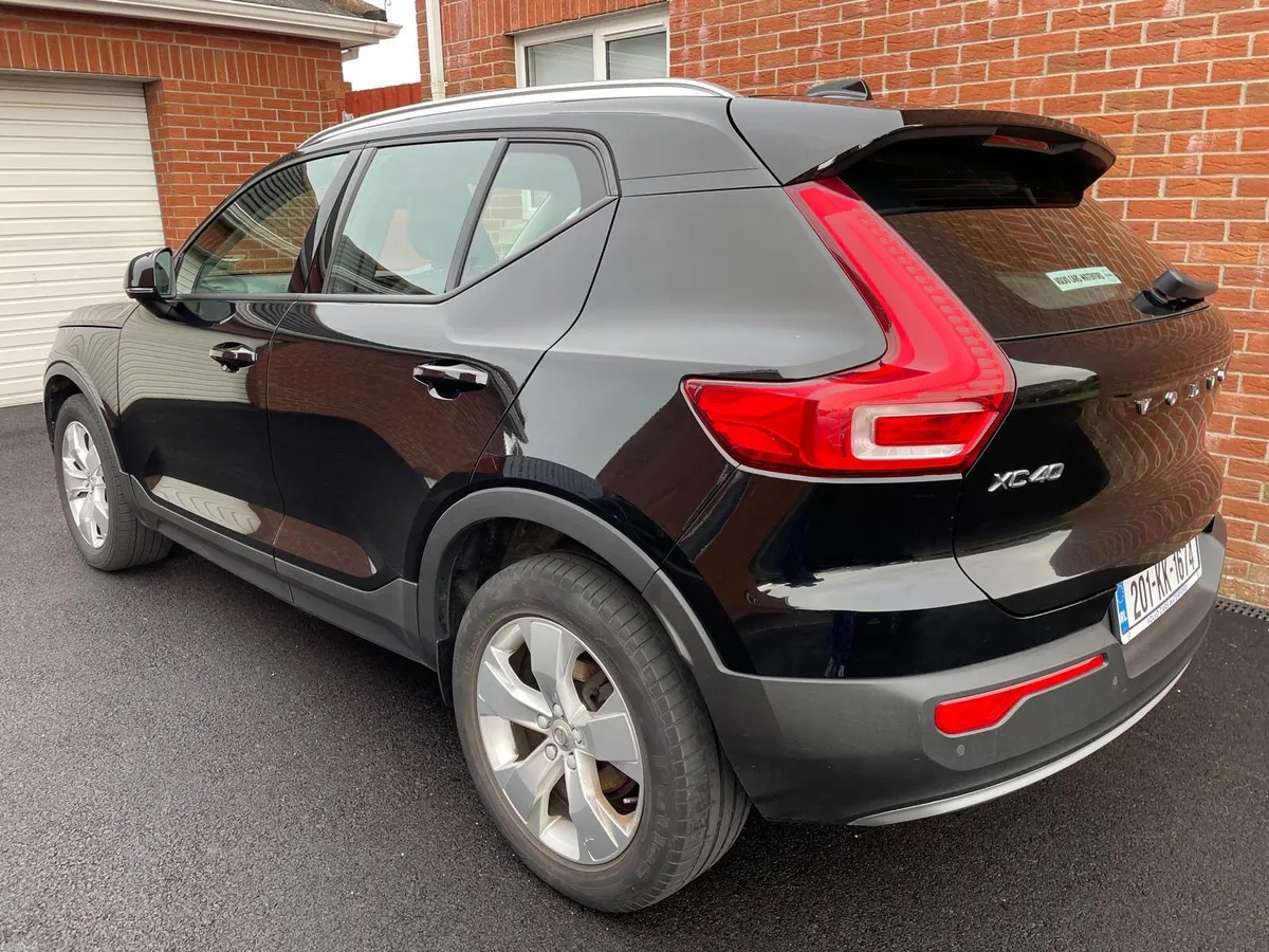 Volvo XC40 - Image 2