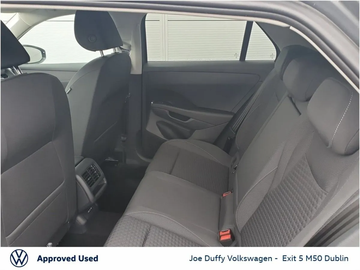 Volkswagen T-Roc LIFE 1.5TSI 116HP MHEV - Image 6