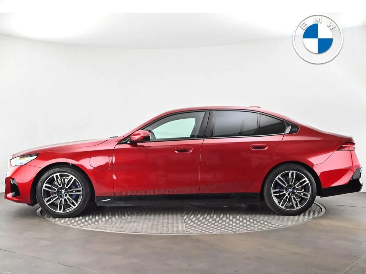 BMW 5-Series 530e M Sport Saloon - Image 3