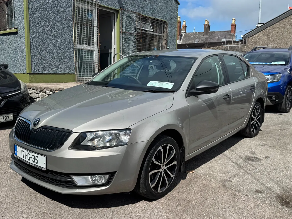 Skoda Octavia petrol car 1 owner - Image 3