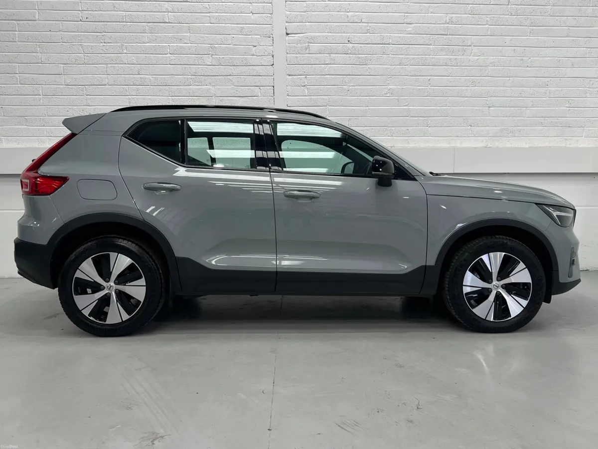 Volvo XC40 Plus Dark T4 Recharge Auto | 50km Range - Image 5