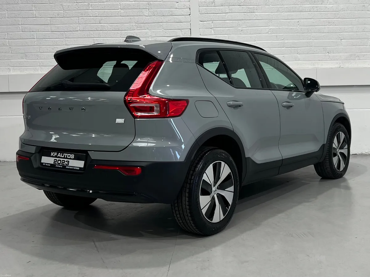 Volvo XC40 Plus Dark T4 Recharge Auto | 50km Range - Image 6