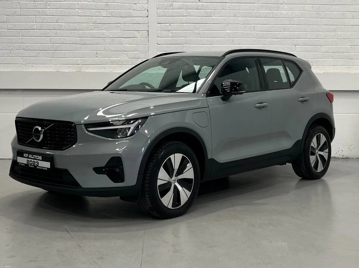 Volvo XC40 Plus Dark T4 Recharge Auto | 50km Range - Image 1