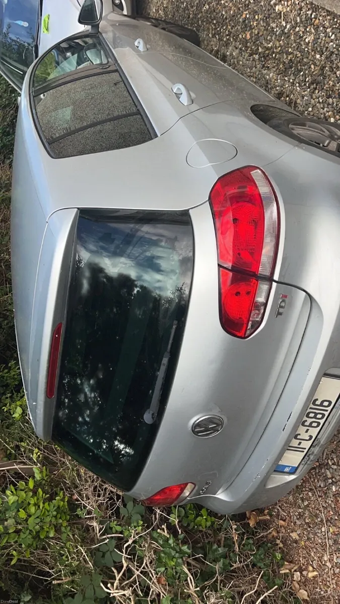 Volkswagen Golf 2011 - Image 1