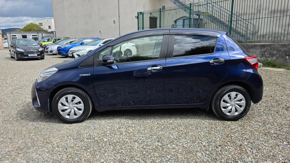 2018 Toyota Vitz Hybrid - Image 5