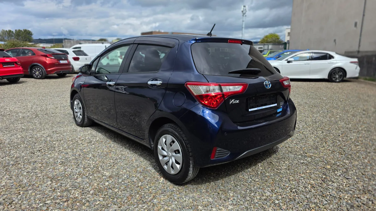 2018 Toyota Vitz Hybrid - Image 6