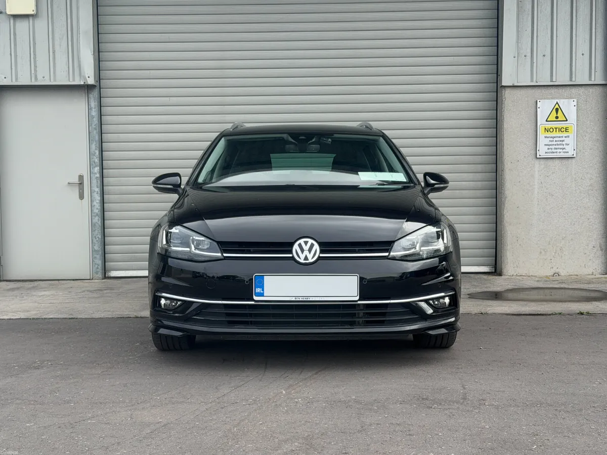 2021 Volkswagen Golf 1.4 TSI DSG Highline estate - Image 2