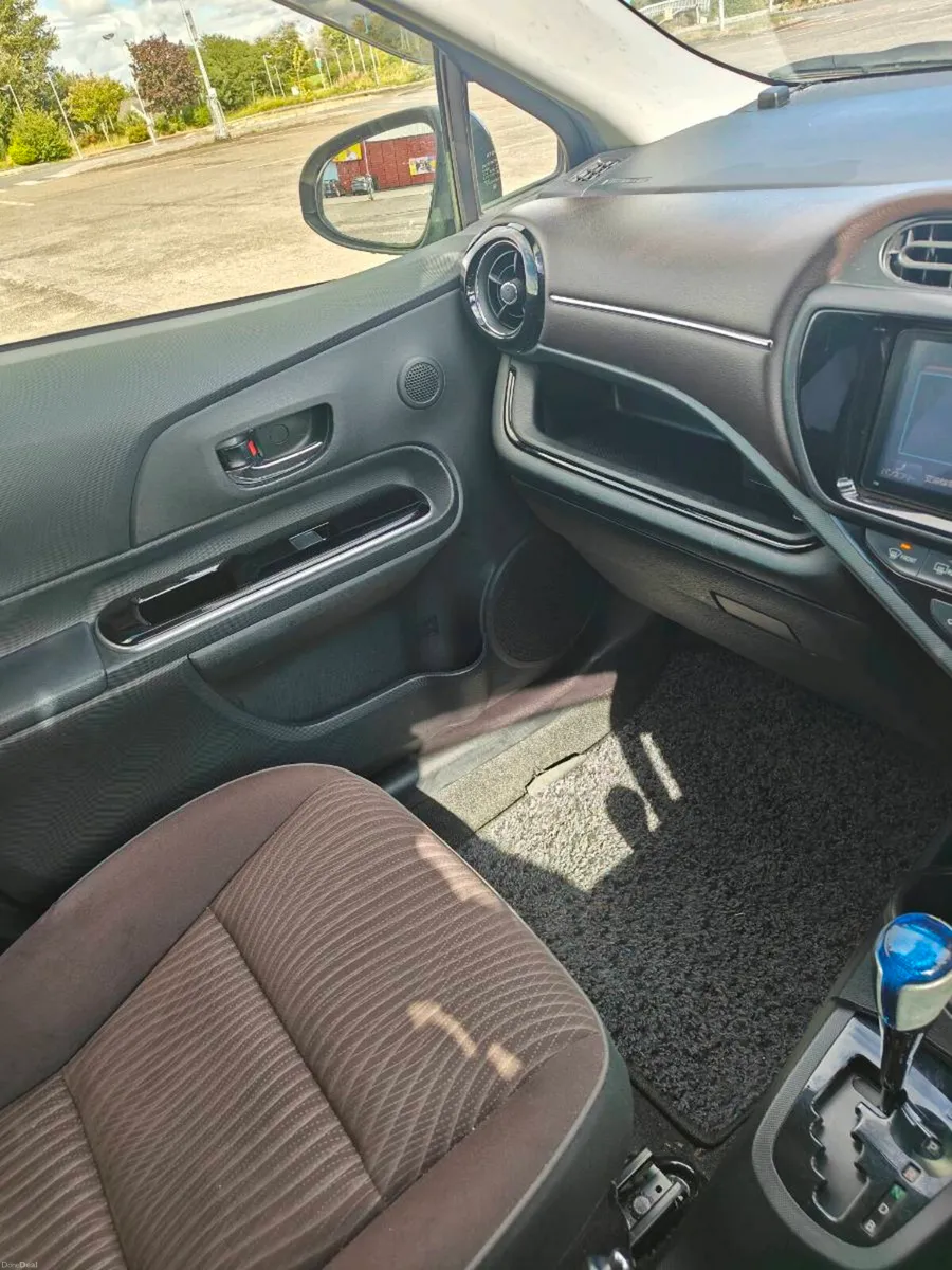 Toyota Aqua 2016 - Image 6