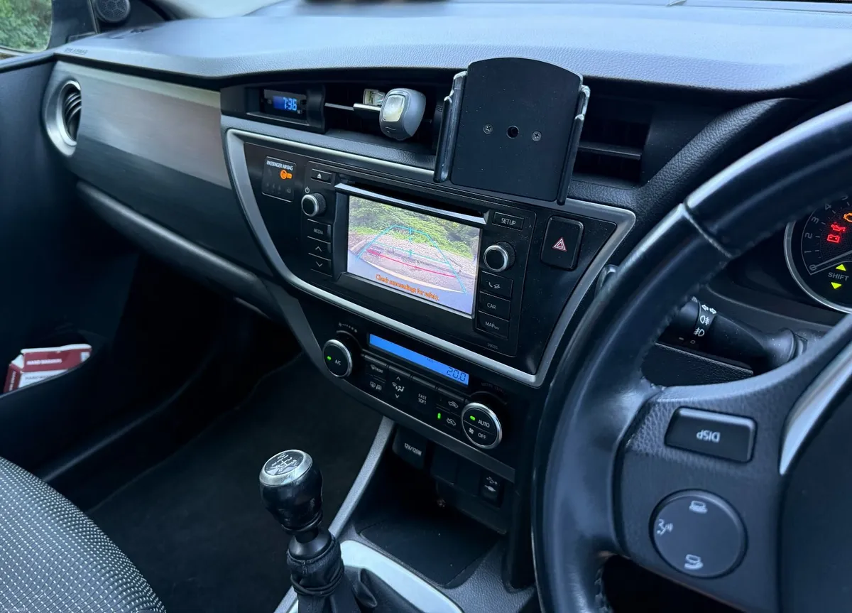 Toyota Auris 2014 - Image 5