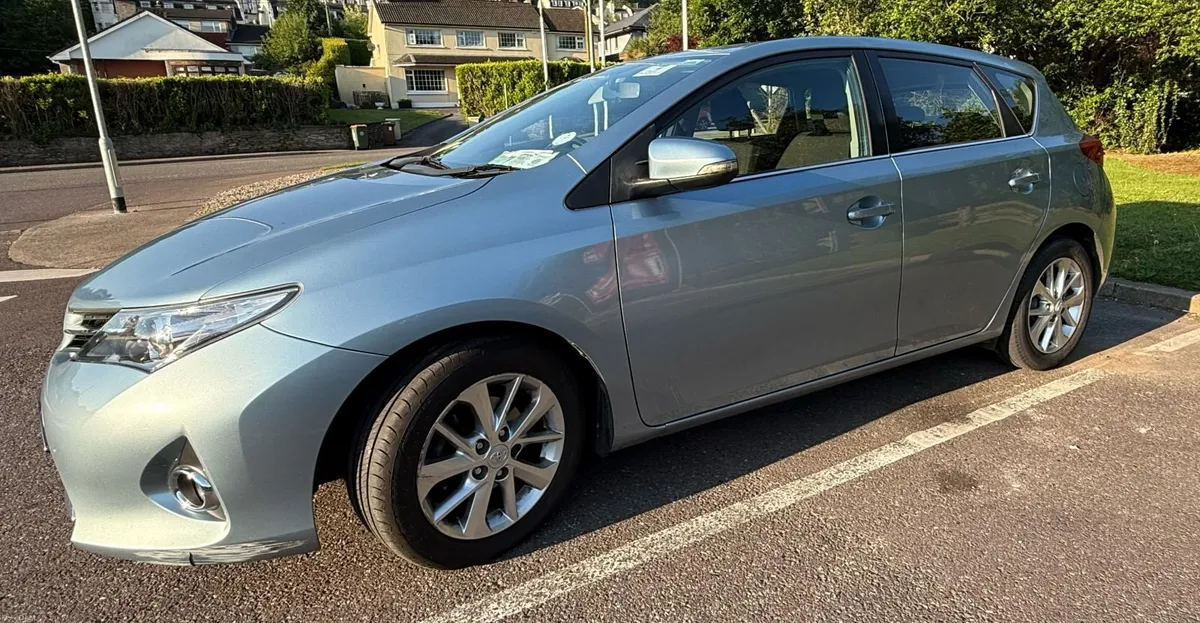 Toyota Auris 2014 - Image 3