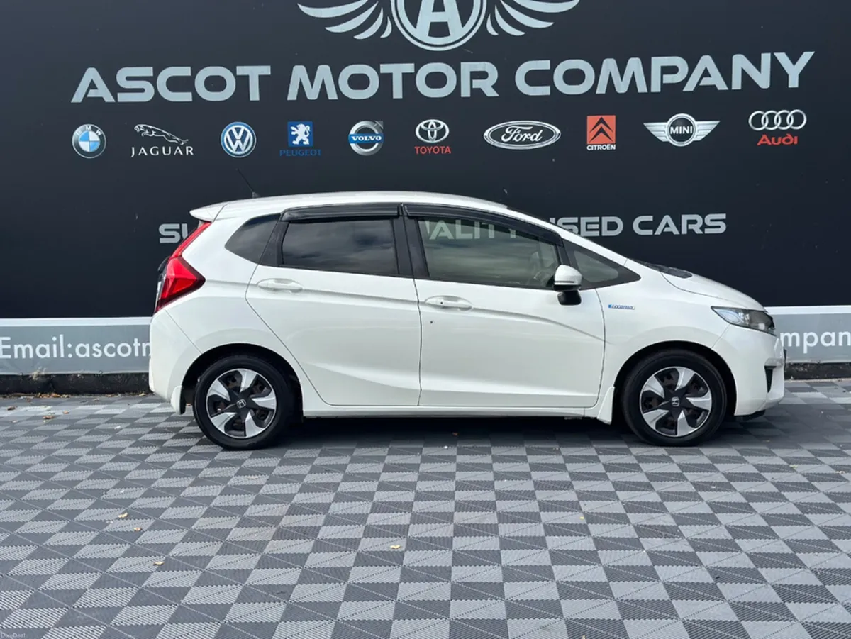 Honda Fit 1.5 Petrol Hybrid, Automatic - Image 5