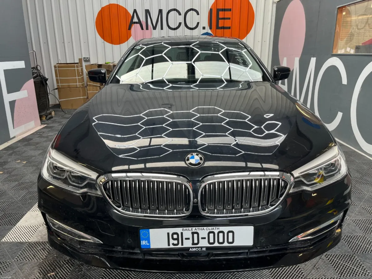 BMW 5-Series 2019 BMW 523D LUXURY 2.0 AUTOMATIC / - Image 2