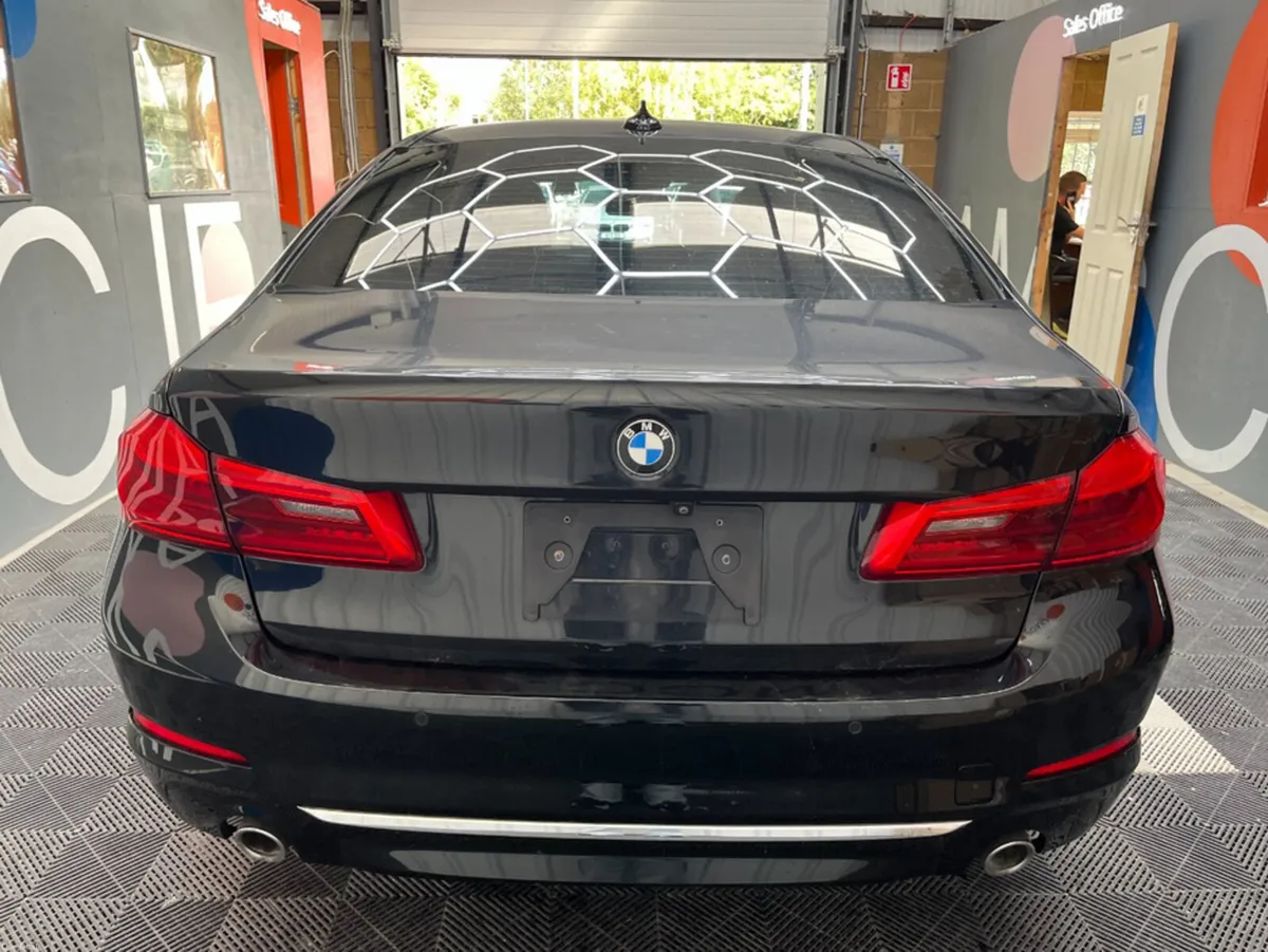 BMW 5-Series 2019 BMW 523D LUXURY 2.0 AUTOMATIC / - Image 4