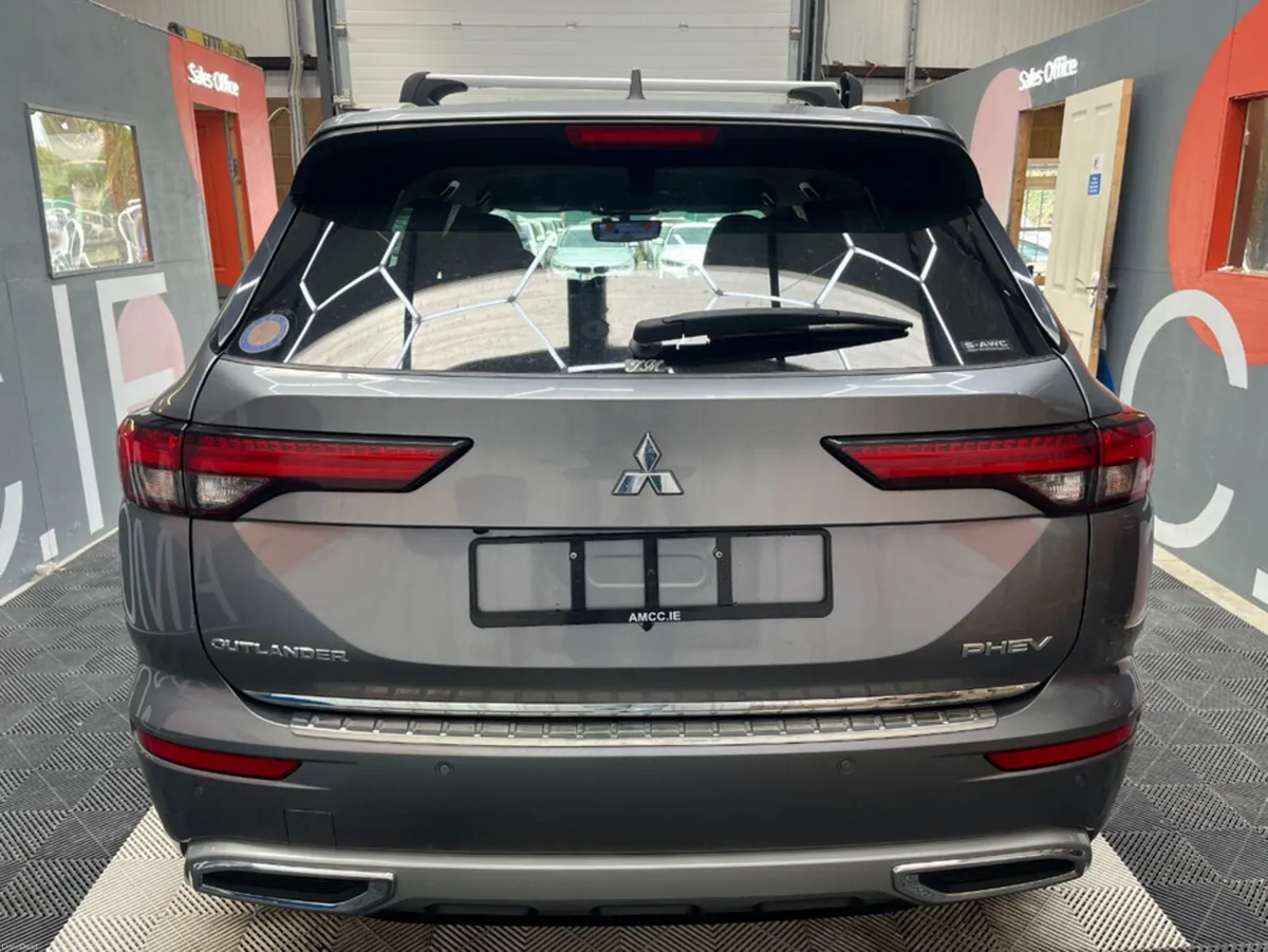 Mitsubishi Outlander 2023 MITSUBISHI OUTLANDER PHE - Image 4