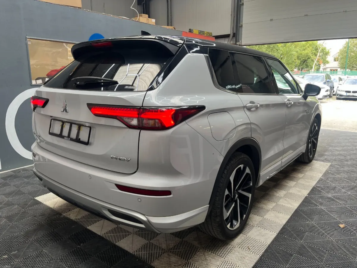 Mitsubishi Outlander 2023 MITSUBISHI OUTLANDER PHE - Image 3