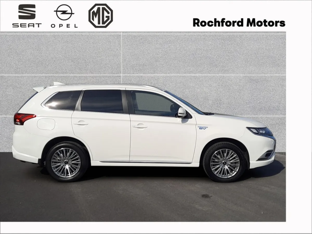 Mitsubishi Outlander OUTL PHEV INSTYLE 4DR A AUTO - Image 3