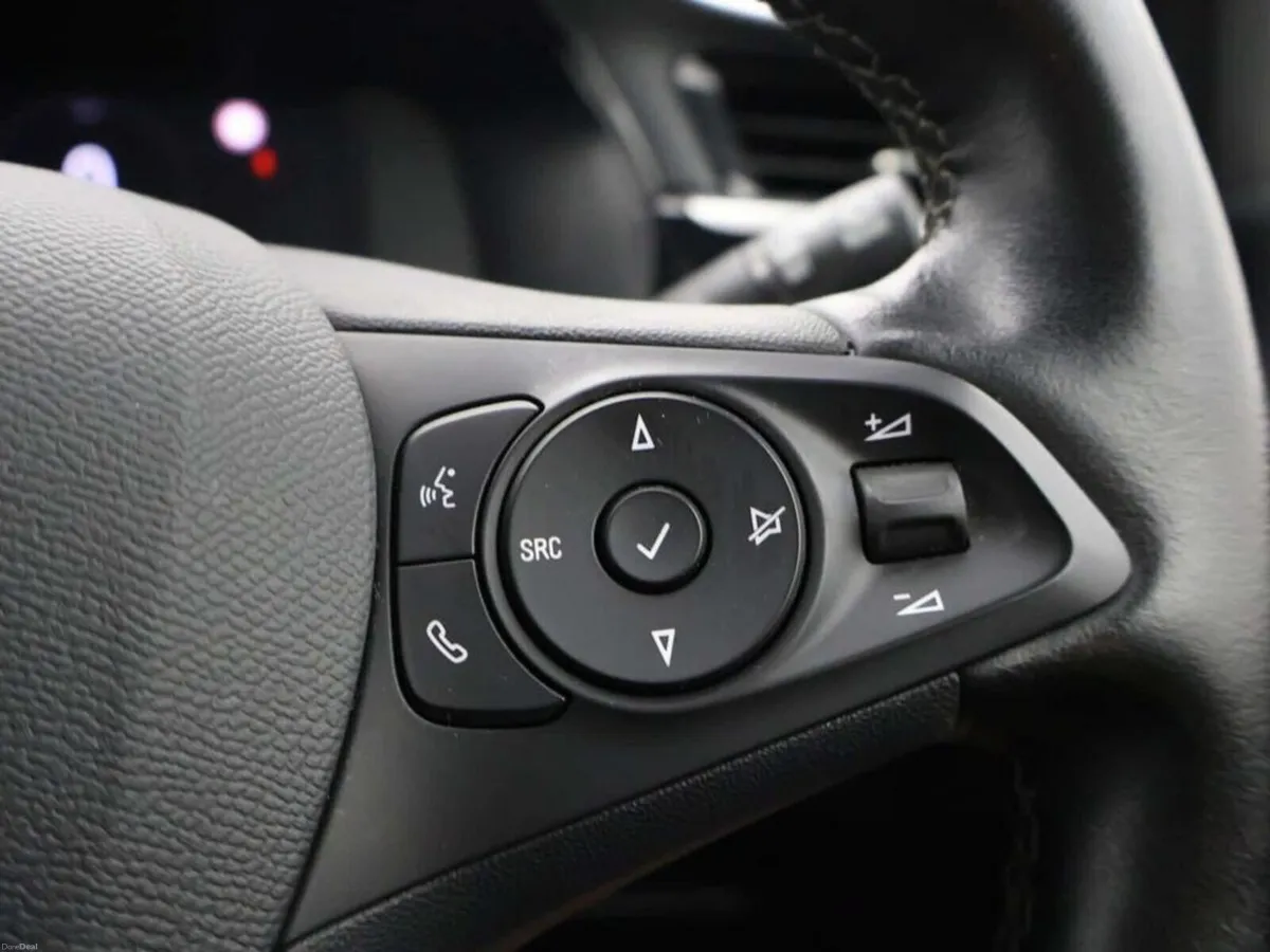 2022 Corsa Electric Elite Premium 50KWH - Image 6