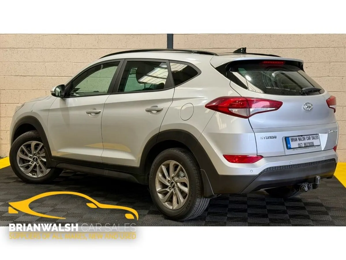 Hyundai Tucson IX35 PREMIUM 5DR - Image 2