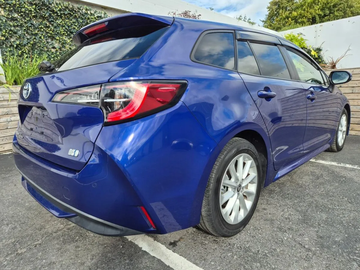 Toyota Corolla 1.8 HYBRID / S SPEC / TAX €160 - Image 5